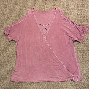 American Eagle soft & sexy cold shoulder shirt